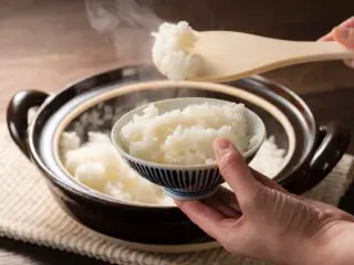 「炊飯器」VS「土鍋」お米を炊くならどっちがおすすめ？ メリット・デメリットを検証