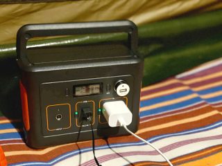 キャンパーは節約上手？ポータブル電源を使った電気代節約術