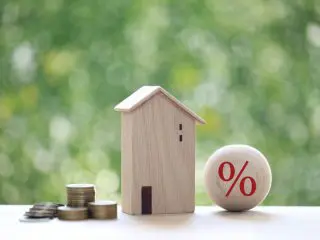 「住宅ローン金利」は上がる？ 日銀の利上げとの関係を解説！