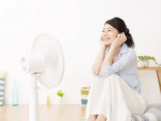 「エアコン」から「扇風機」に変えると、電気代はどれだけ安くなる？