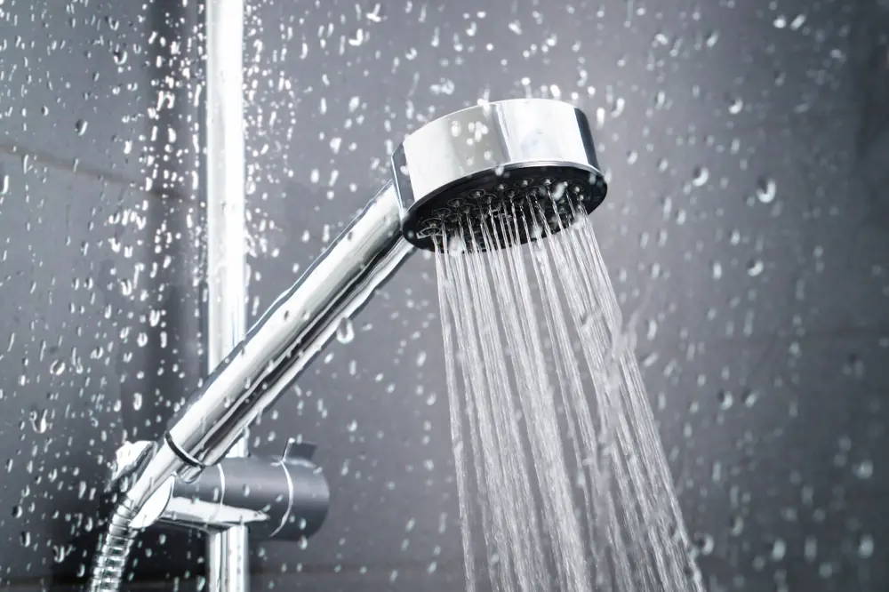 暑いのでシャワーは「水」を使用。ガス代の節約になるけどデメリットはある？