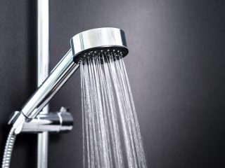 「節水シャワーヘッド」に変えるだけ！毎月の水道代を賢く節約しよう