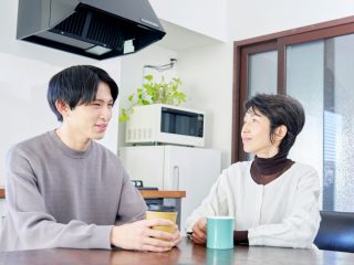 社会人になった息子が「実家暮らし」を継続……家に毎月お金を入れてもらうとしたらいくらが妥当？