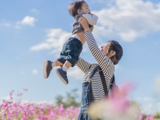 「小1の壁」を乗り越えよう！ 小学生の母親が子育てと両立しやすい雇用形態と職種は？