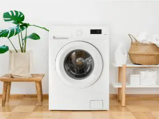 一人暮らしで洗濯機を買うか悩んだら「使う頻度」をチェック！コインランドリーとどちらがお得？