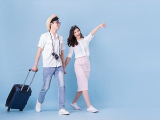 夏休みは国内旅行！ 夫婦2人のわが家は1人「5万円」だけど、平均はどのくらい？