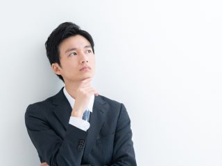 お盆の帰省で有休を申請したら、「会社が困るから」と拒否された！ これって違法？ 有休は取得できないの？