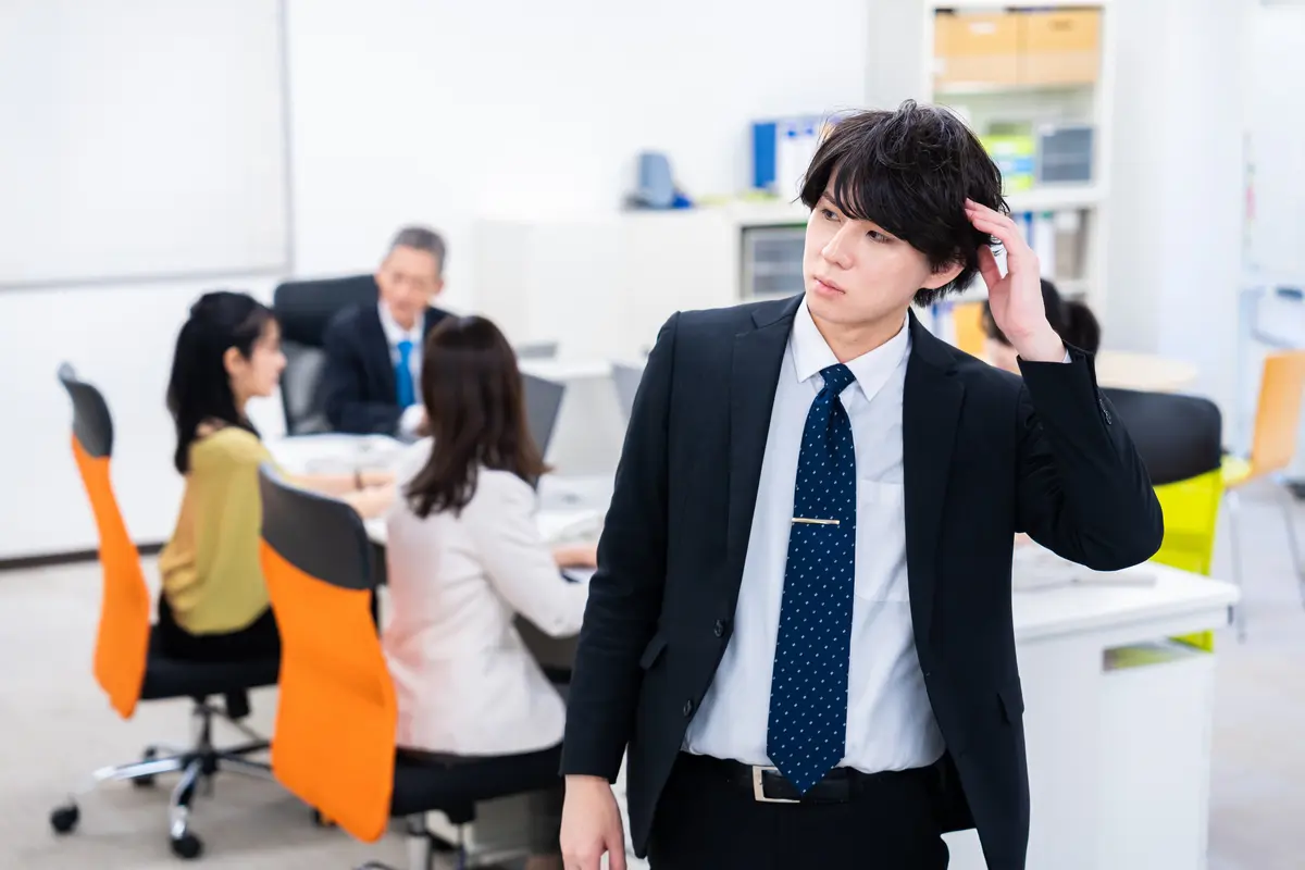 月収を3万円アップしたい25歳男性。転職と副業、どちらに力をいれて探すべき？