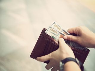 憧れのフリーランスデビューから3年。年収280万円の29歳は「撤退」すべき？