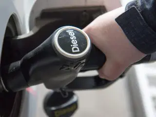 クリーンディーゼル車はガソリン車と何が違うのでしょうか？検討する前に把握しておくべき注意点はありますか？