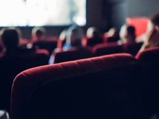 「映画館」の飲み物って高くないですか？ 節約のために「持ち込み」はダメなんでしょうか？