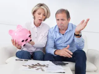 年金を「担保」に生活費が借りられると聞きました。これって借りても大丈夫？