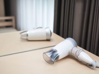 外出前になっても服が乾かず「ドライヤー」で乾かしました…電気代はどれだけかかりますか？