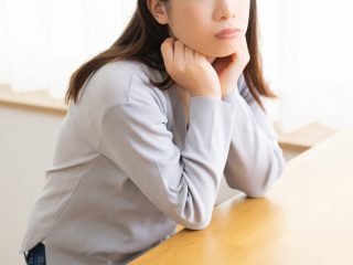 社会人3年目、手取り19万です。実家から「父が病気なので仕送りして」と言われていますが、多少でもすべきでしょうか？ 正直生活が苦しいです…