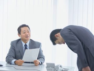 社会保険料で4万円引かれると、手取りが「21万円」になります。生活が苦しいので延納は可能でしょうか？