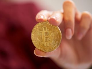 仮想通貨で100万円儲かったら税金はいくら取られる？ 節税方法はあるの？