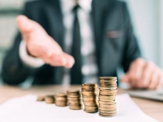 「小規模企業共済」でお金を借りられる！ 借り方や金利はどうなっている？