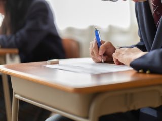 日本学生支援機構の貸与奨学金、家計基準はどう変更になった？