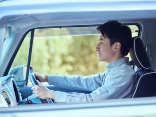 社会人2年目で調子に乗って「レクサス」を購入しました。ガソリン代、駐車場代以外は特にお金ってかかりませんよね？