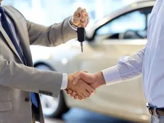 「新車の購入価格」を20万円以上下げるために覚えておきたい4つの交渉テクニック