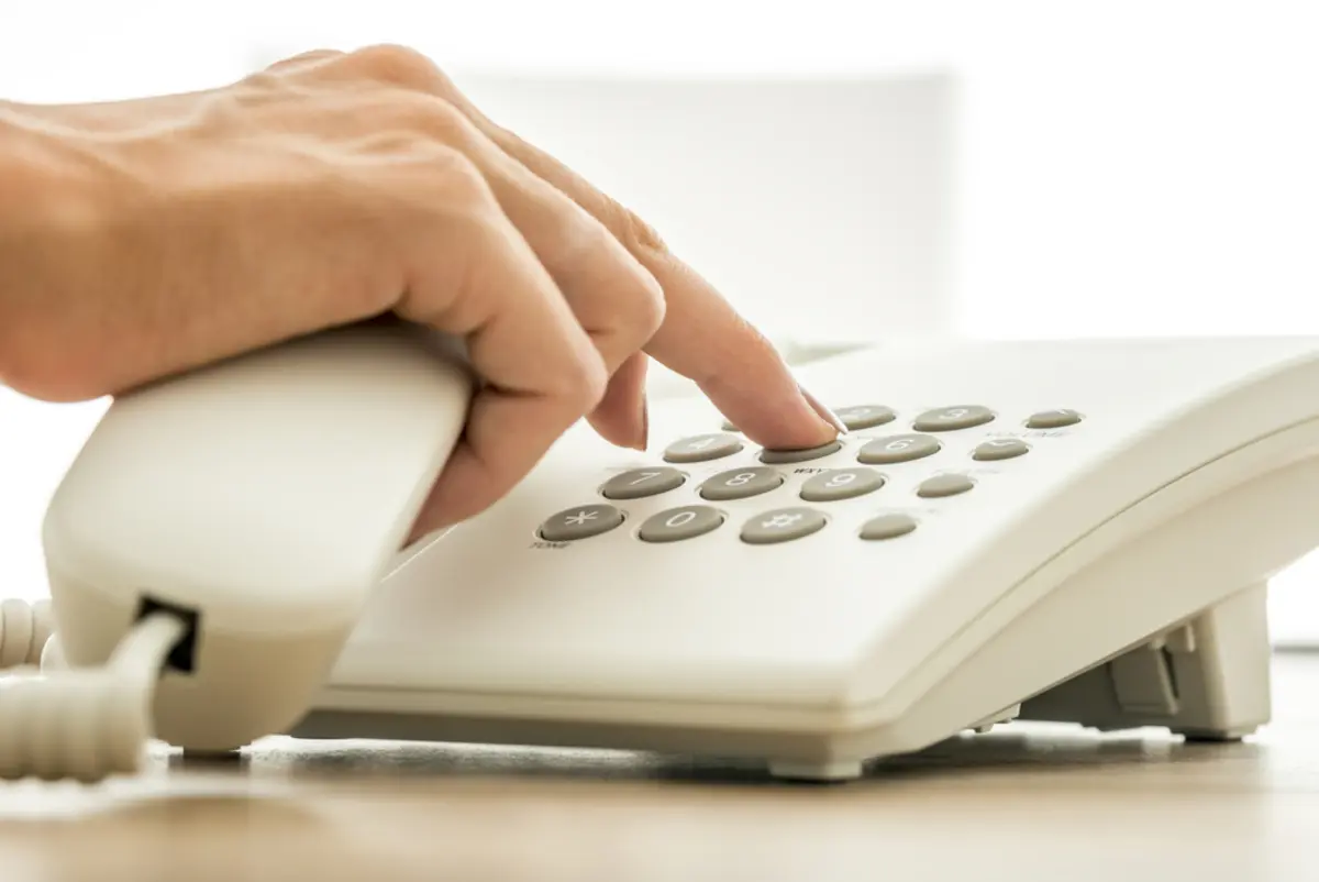 ほとんど使っていない家の「固定電話」解約するとどのくらい節約になる？