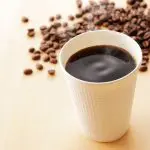 毎朝コンビニで「コーヒー」を買って通勤しています。持参すると「差額」はどのくらいになりますか？