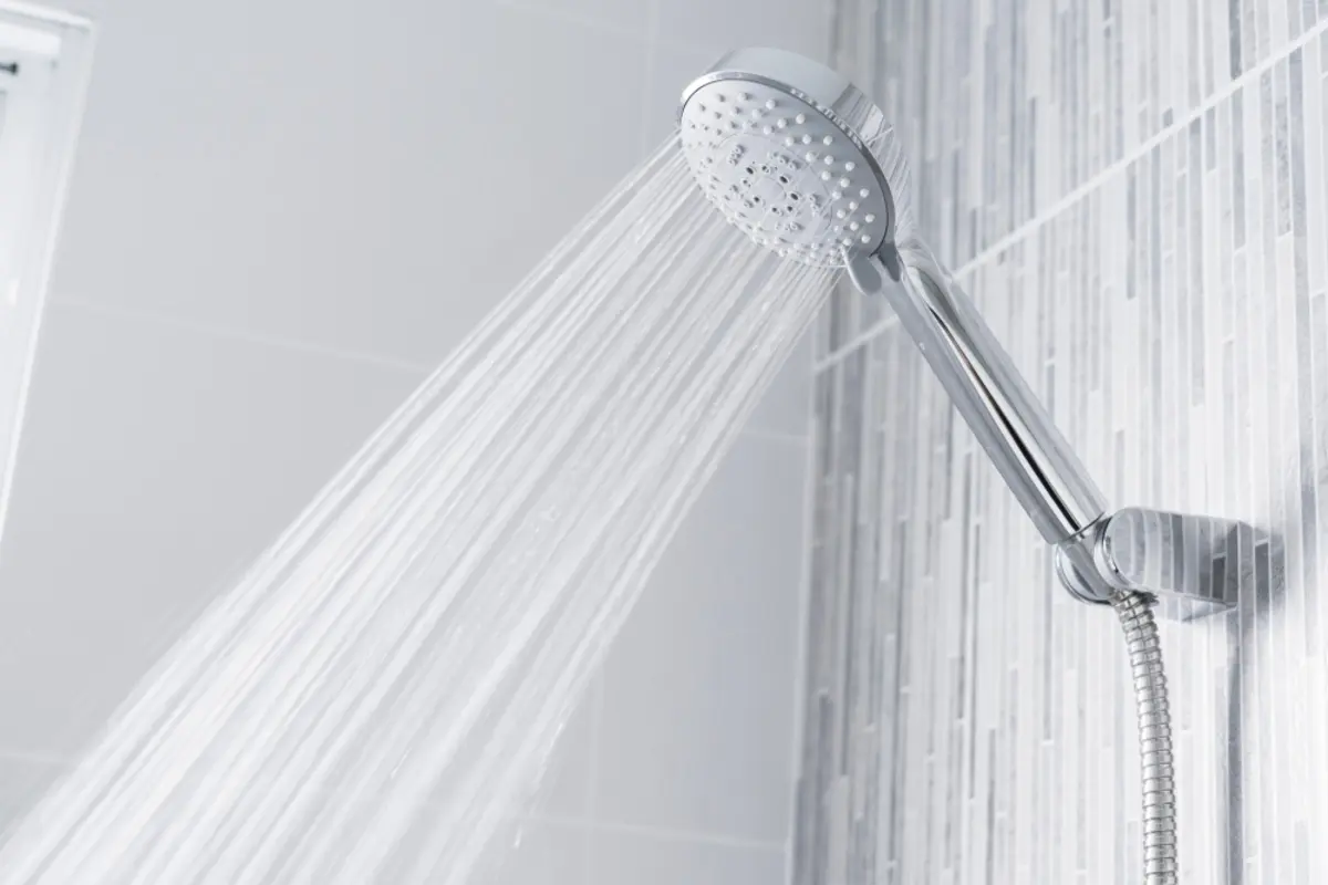 大幅に節約するなら、「シャワー」だけで済ますのが正解？家族構成によってお風呂の節約方法は違う？