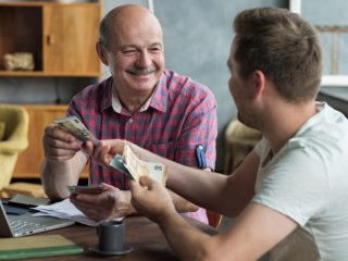 何年も実家にお金を入れていましたが、親から「今までの仕送りを全部返すよ」と言われました。贈与税はかかりますか？