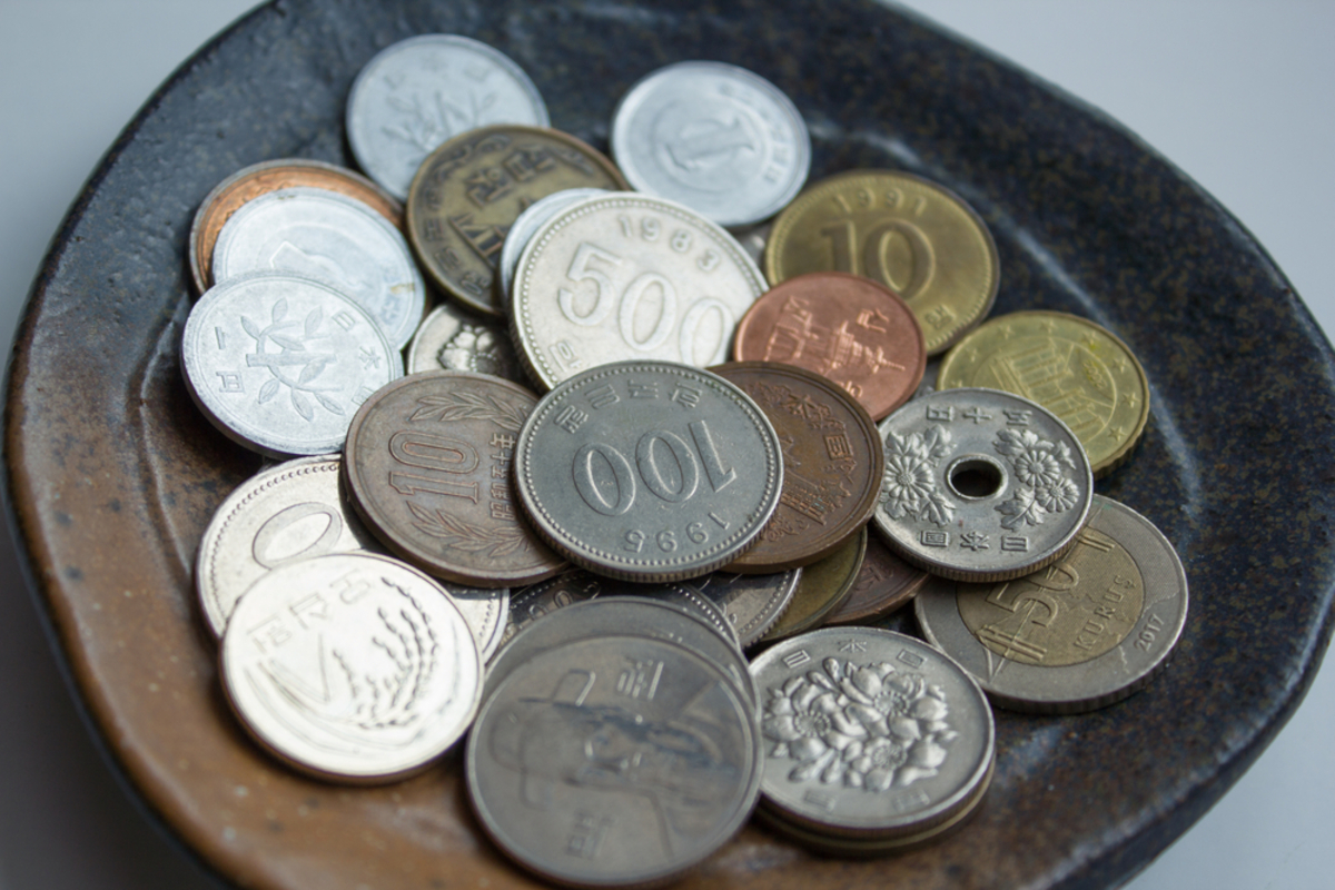 祖父の遺産整理で大量の古銭が出てきました。交換は銀行と買取ショップのどちらがよいのでしょうか？|ファイナンシャルフィールド|﻿その他暮らし