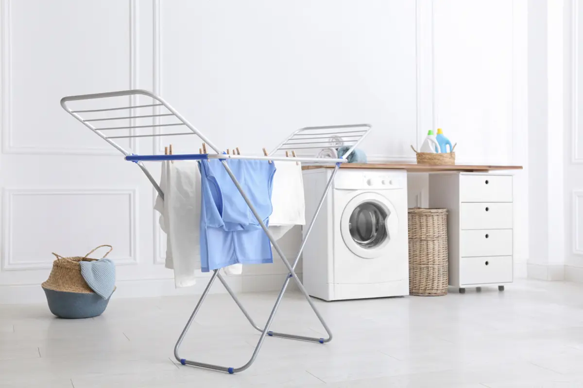 洗濯物を「浴室乾燥機」で乾かすのはコスパが悪い？ 光熱費はどのくらいかかる？