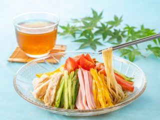 毎日暑くて台所に立つ気が起きない……！毎日1食分「麺類」を購入しているけど、これって損してる？