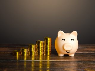 「子どもの小遣い値下げ」はタブー？ 「あげすぎ」だと思うので月2000円減らしたいけれど…。