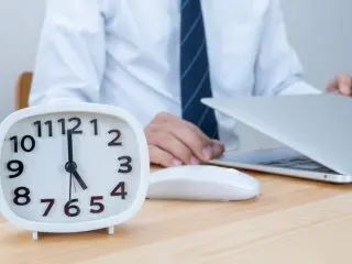 「月30時間」の固定残業制ですが、毎日定時ぴったりで帰っても大丈夫ですか？ 翌月に「返金しろ」などと言われないでしょうか？