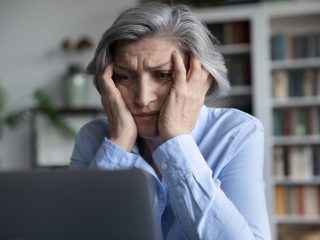 60歳からの高年齢雇用継続給付金が縮小されると聞きました。どうなるのでしょうか？