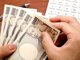 70歳から90歳まで年金生活になる場合、「貯蓄」はいくら必要？やはり年金だけでは経済的にキツい？