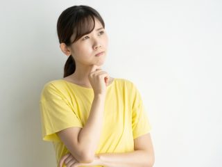 親が「年金は月15万円くらい」と話しています。通院も多いのにこんな月額で足りるのでしょうか？