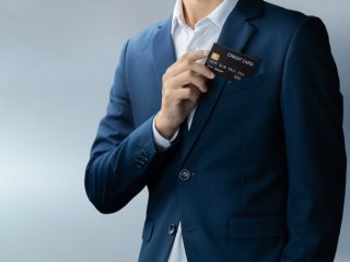 夫のクレジットカードの年会費が10万円超？ 「意味ない！ 」と感じる妻がとるべき行動とは？