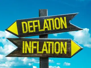 「インフレ」「デフレ」はなぜ発生するのか。為替相場との関係性も含め解説