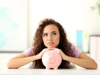 独身の貯金は「節約」vs「稼ぐ」の二択。どんなことで今より収入を増やせる？