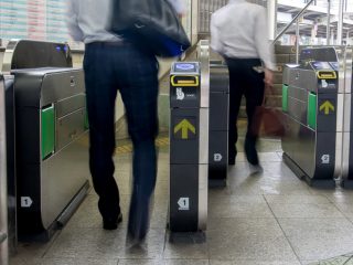 電車で「終点」に行ってみたい！ 改札を出ずに折り返すのは「ルール違反」？ 運賃ルールを解説