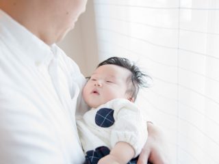 生活苦で「子どもは1人しか産めない」のですが、世帯年収350万円でも子どもを育てられますか？