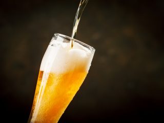 晩酌に飲んでいた「第3のビール」が10月から値上がり！ 飲酒代の節約を続けるのは難しくなる？