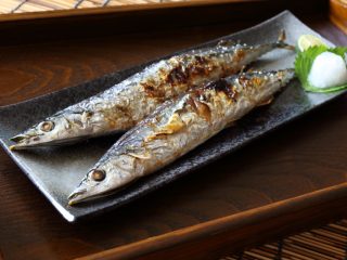 「サンマ」はもはや高級魚!? 10年で価格は「3倍以上」に！ 価格高騰の原因も解説