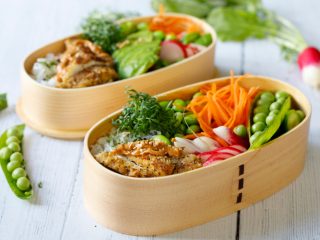 「社食」は本当にお得なのか？「手作り弁当」と比較して、一ヶ月間にかかるお金はどれくらい違う？