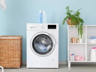 洗濯物の「すすぎ」は1回と2回どちらが良いの？ メリットや水道代について解説