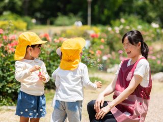 娘が保育士希望！ 「仕事がキツくて給与が安い」は本当なの？