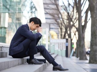 会社員ですが、給料がなかなか上がらず生活が苦しくなっています。自分でできる節税対策はどんなものがありますか？