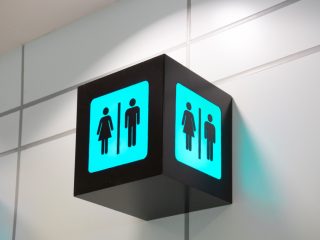 職場のトイレで「大」ができません…駅の中のトイレって、改札で「入場料」を払えば利用できますか？