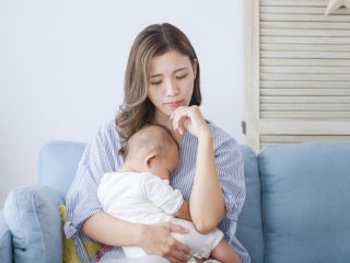 ママ友が「児童手当」に加えて「児童扶養手当」をもらっているようです。私も子どもを「扶養」しているのでもらえるでしょうか？ 年収要件などはありますか？