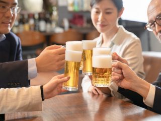 その飲み会は必要？ 賢くお金を節約しながら飲み会を楽しむ方法